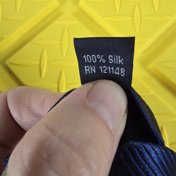 Set Of 2 Mens Navy 100% Silk Tommy Hilfiger Ties - Picture 4 of 4